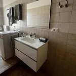 Casa Viola Bilocale Con Parcheggio Coperto A 10 Minuti A Piedi Dal Mare 아파트 *