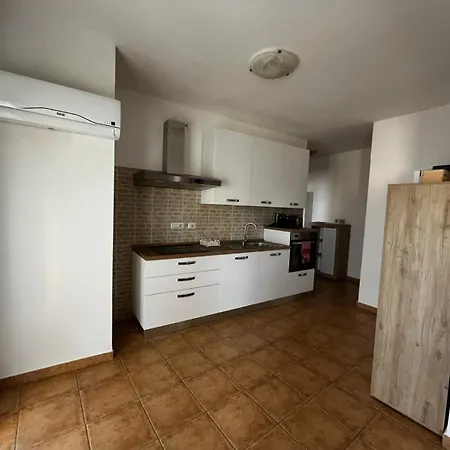 Casa Viola Bilocale Con Parcheggio Coperto A 10 Minuti A Piedi Dal Mare Appartement *