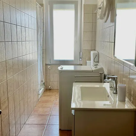 Casa Viola Bilocale Con Parcheggio Coperto A 10 Minuti A Piedi Dal Mare Alghero