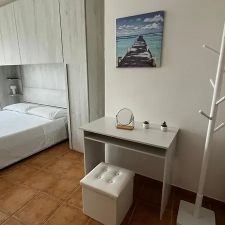Casa Viola Bilocale Con Parcheggio Coperto A 10 Minuti A Piedi Dal Mare *