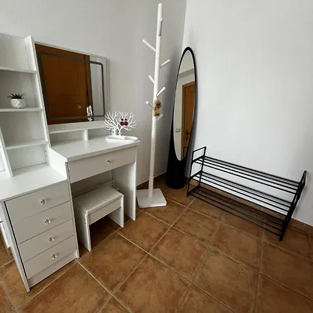 Casa Viola Bilocale Con Parcheggio Coperto A 10 Minuti A Piedi Dal Mare אלגהרו
